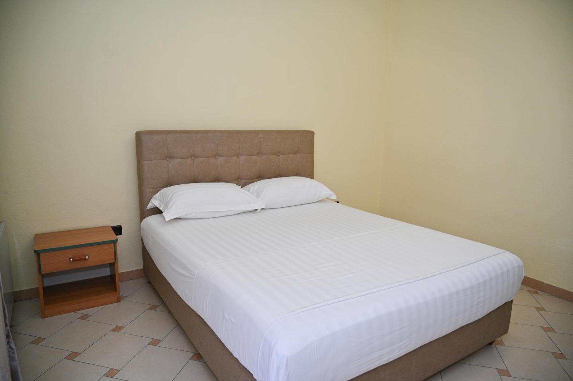 Hotel Vila Emes Durrës Szoba fotó