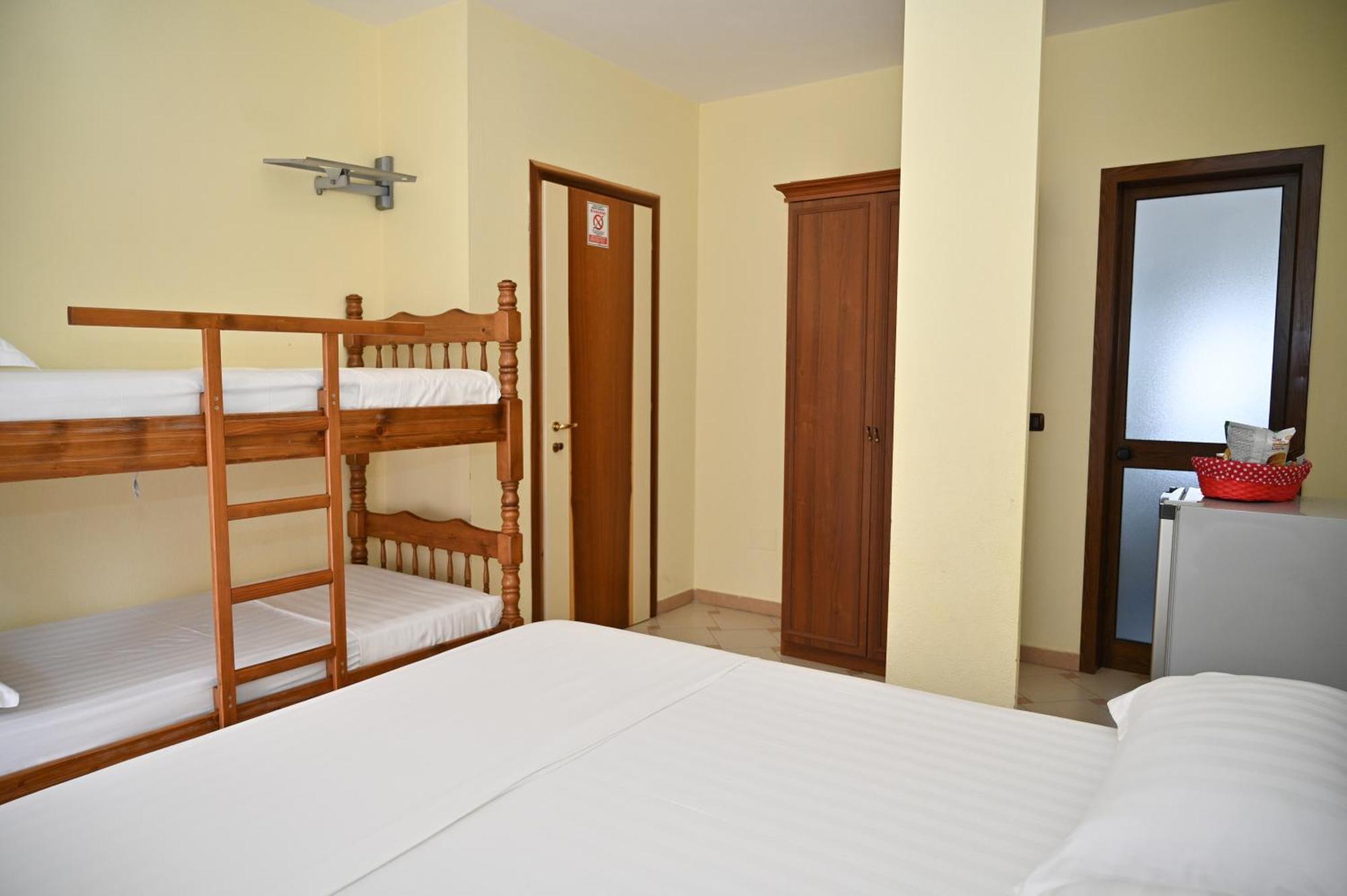 Hotel Vila Emes Durrës Szoba fotó