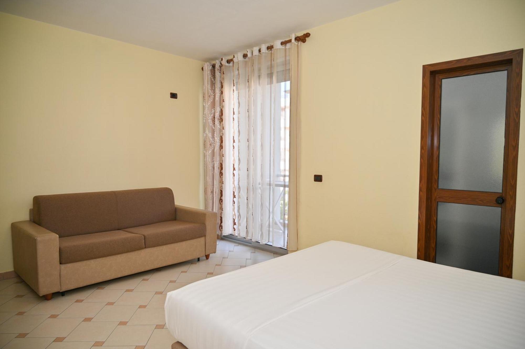 Hotel Vila Emes Durrës Szoba fotó