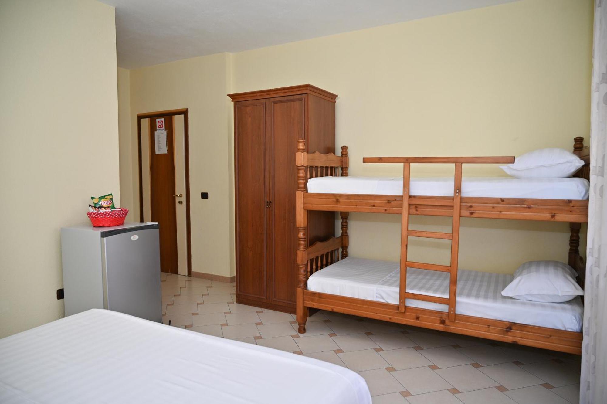 Hotel Vila Emes Durrës Szoba fotó