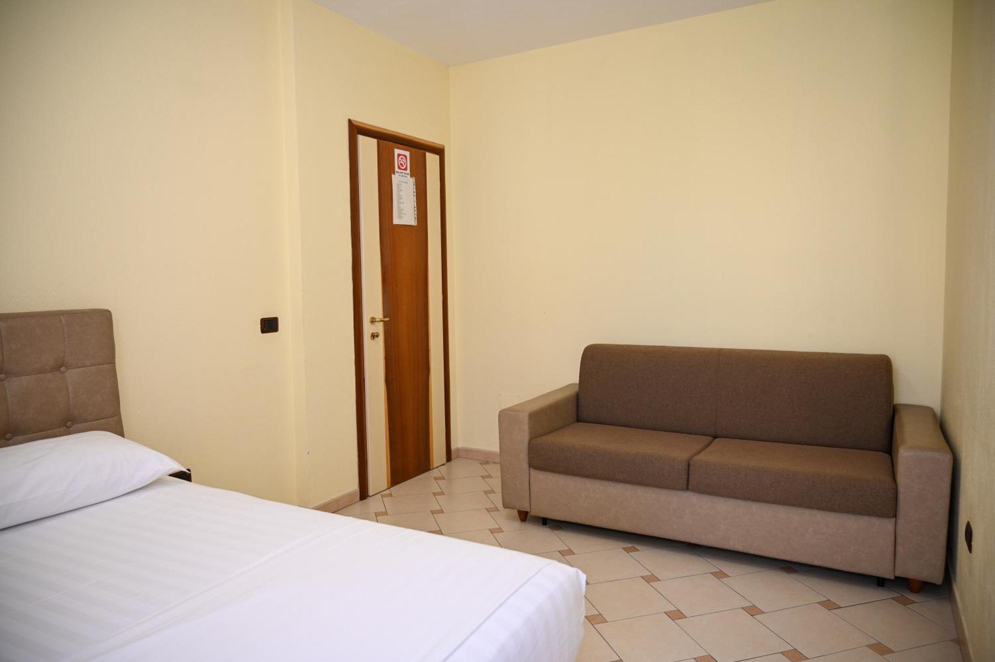 Hotel Vila Emes Durrës Szoba fotó