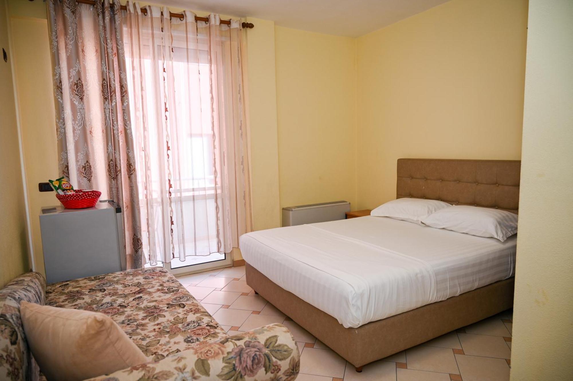 Hotel Vila Emes Durrës Szoba fotó