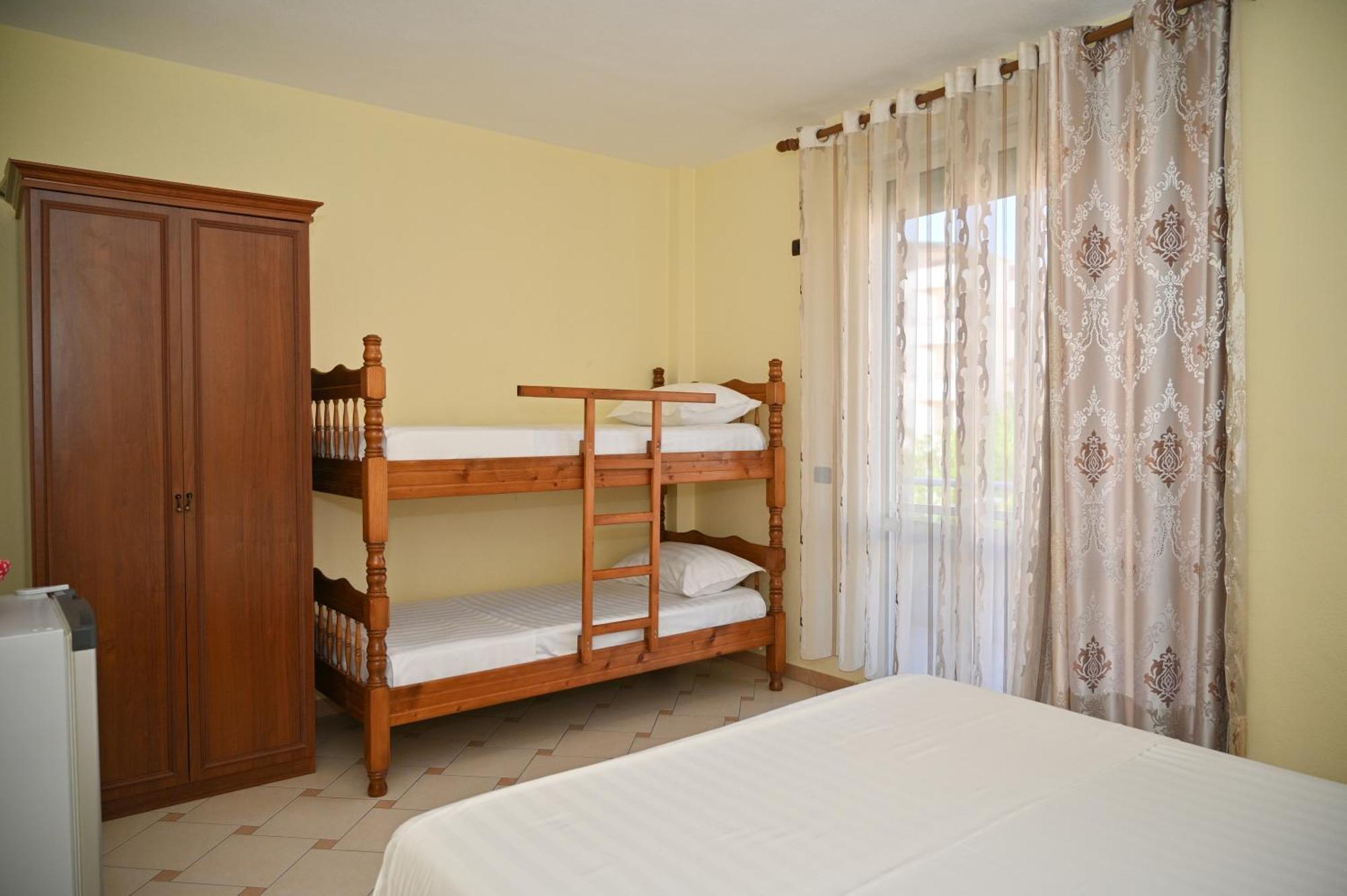Hotel Vila Emes Durrës Szoba fotó