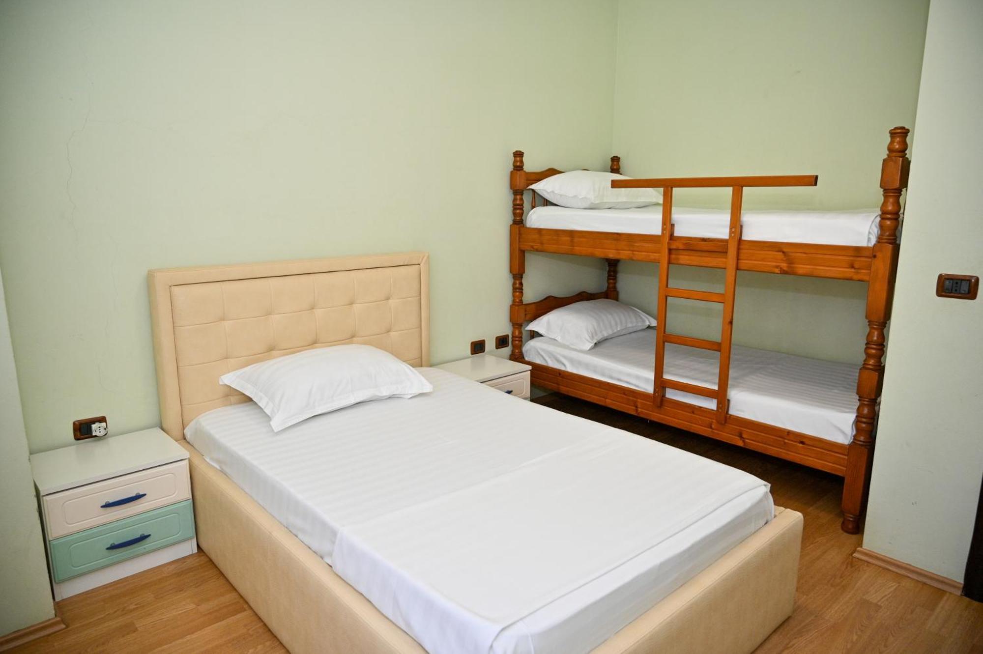 Hotel Vila Emes Durrës Kültér fotó