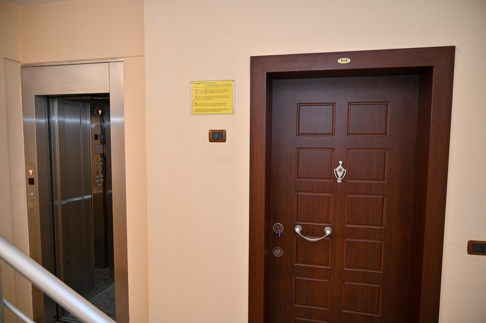 Hotel Vila Emes Durrës Kültér fotó