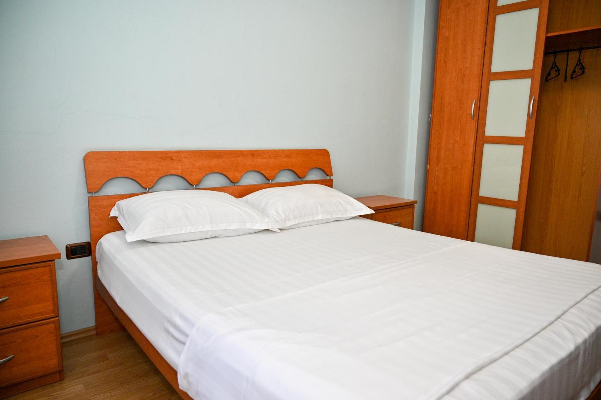 Hotel Vila Emes Durrës Kültér fotó