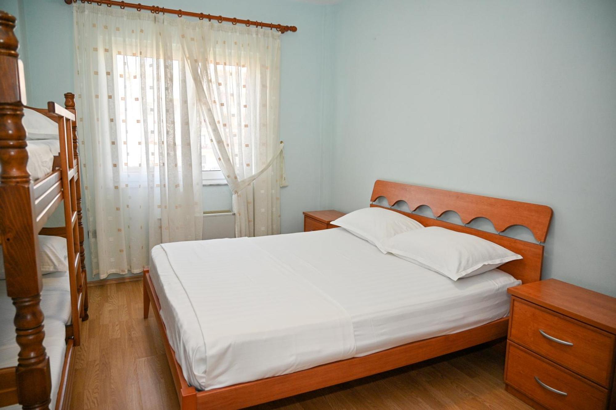 Hotel Vila Emes Durrës Kültér fotó