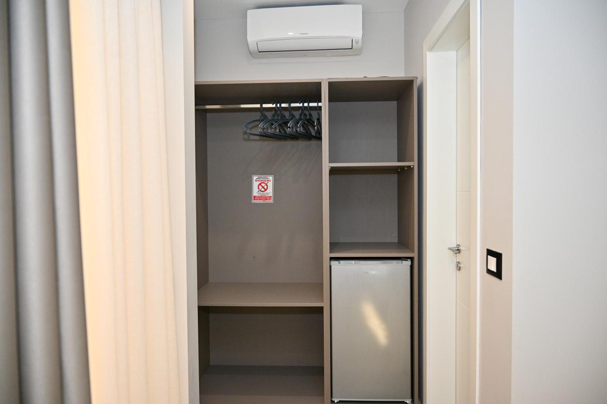 Hotel Vila Emes Durrës Kültér fotó
