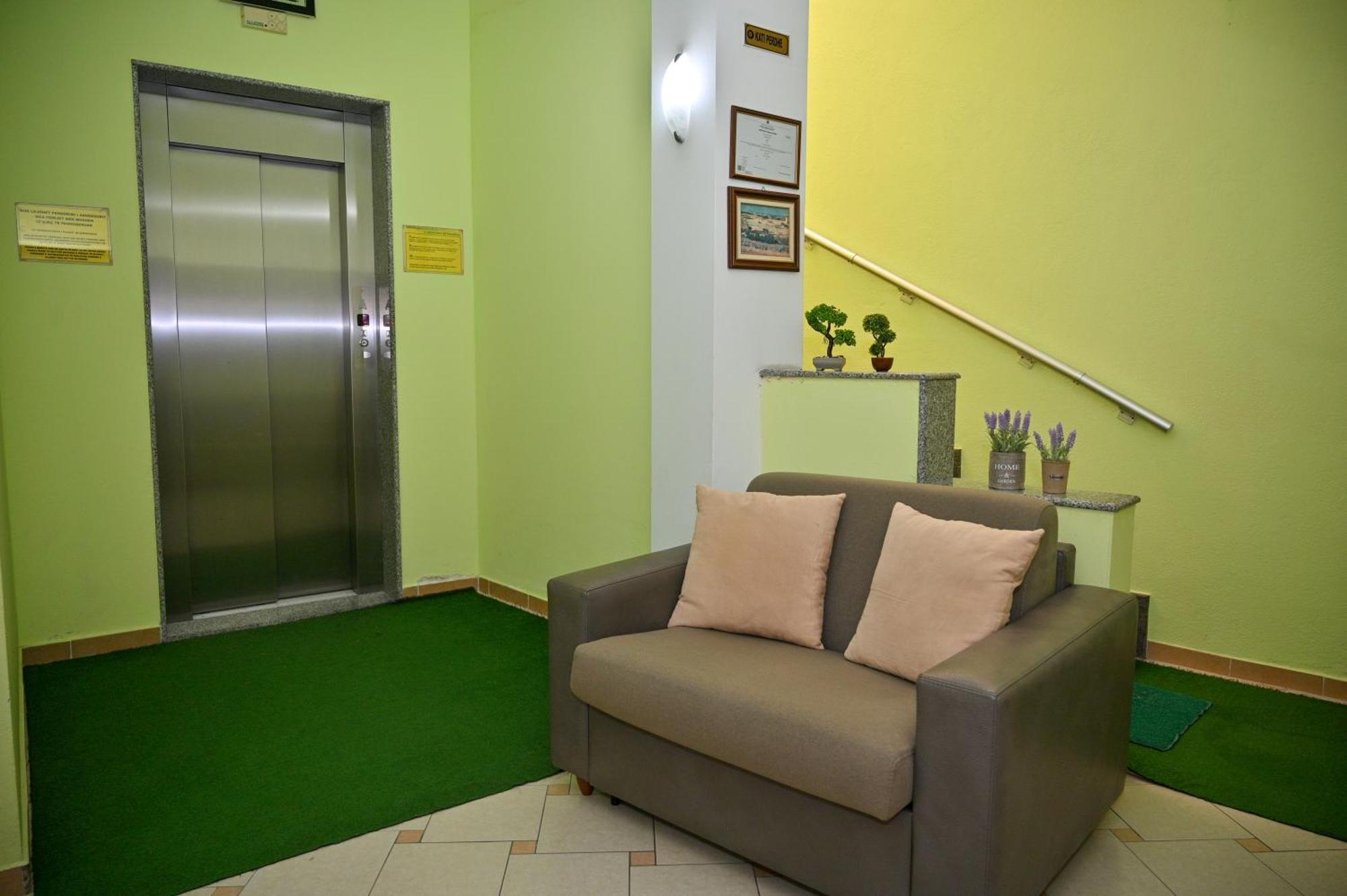 Hotel Vila Emes Durrës Kültér fotó